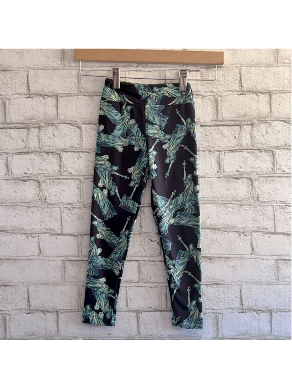 NEW! Kids Leggings Statue of Liberty Lularoe size S/M